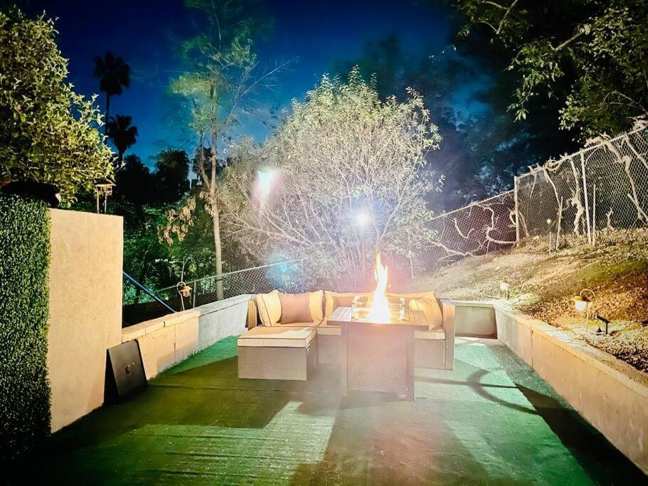 Pacific Dreams At Woodland Hills - 8 Bedroom With Pool & Hot Tub Holiday home Los Angeles
