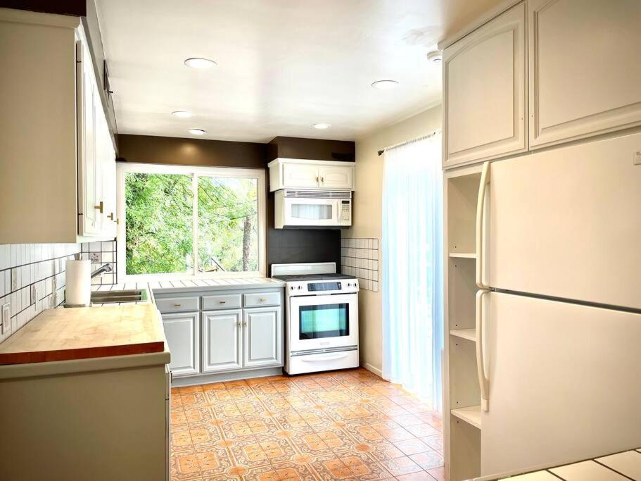 Holiday home Pacific Dreams At Woodland Hills - 8 Bedroom With Pool & Hot Tub Los Angeles