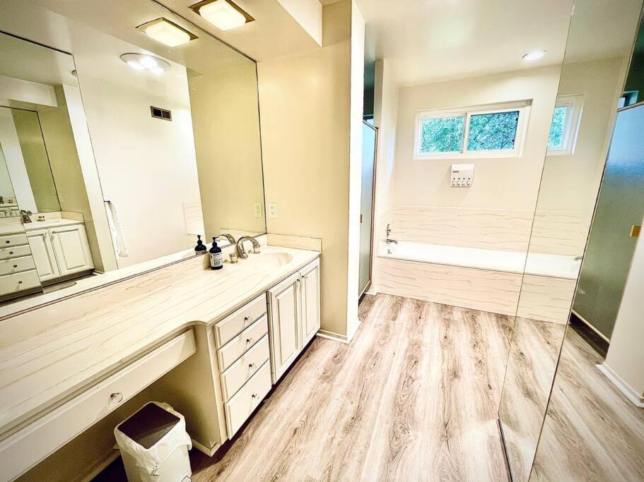 Holiday home Pacific Dreams At Woodland Hills - 8 Bedroom With Pool & Hot Tub
