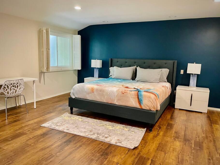 Pacific Dreams At Woodland Hills - 8 Bedroom With Pool & Hot Tub Holiday home Los Angeles