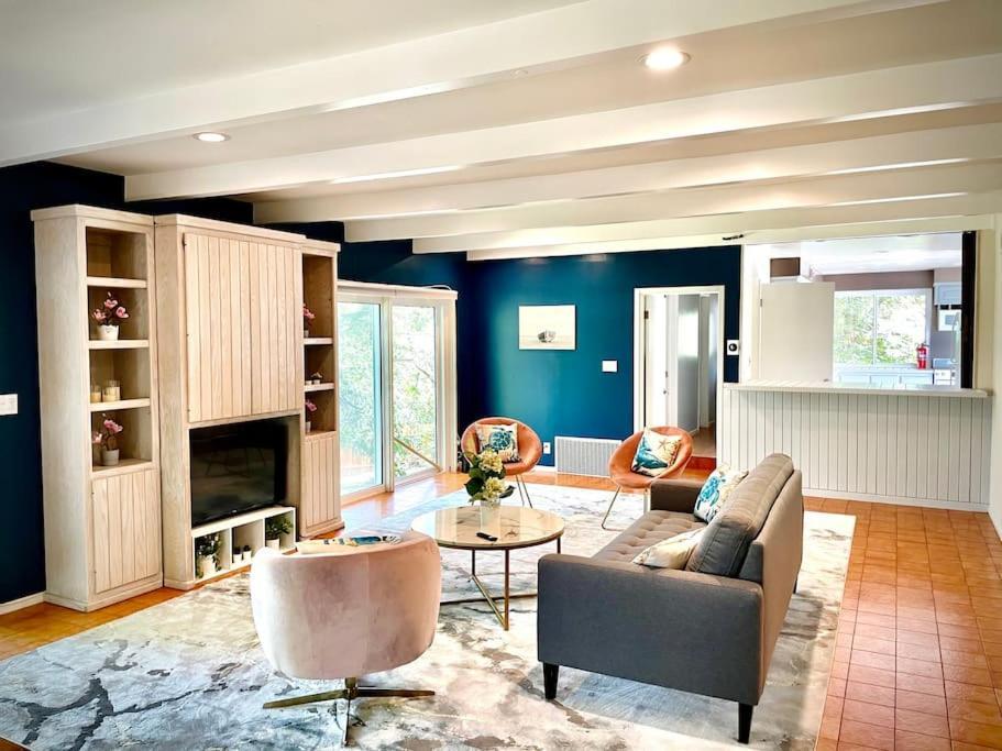 Pacific Dreams At Woodland Hills - 8 Bedroom With Pool & Hot Tub