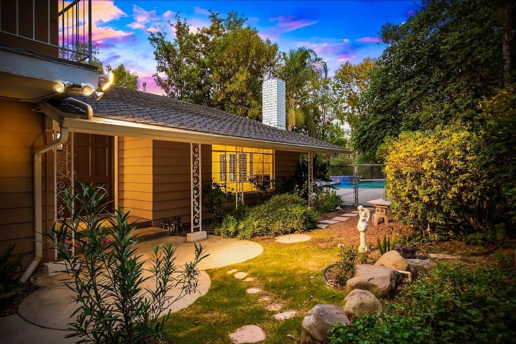 Pacific Dreams At Woodland Hills - 8 Bedroom With Pool & Hot Tub Holiday home Los Angeles